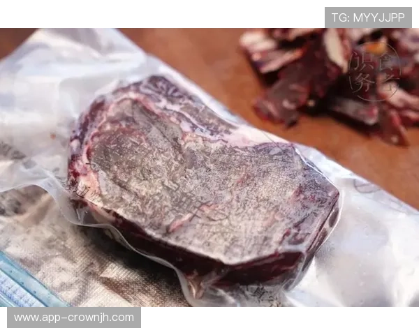 哈兰德家冰箱里塞满牛排，训练完直接生啃