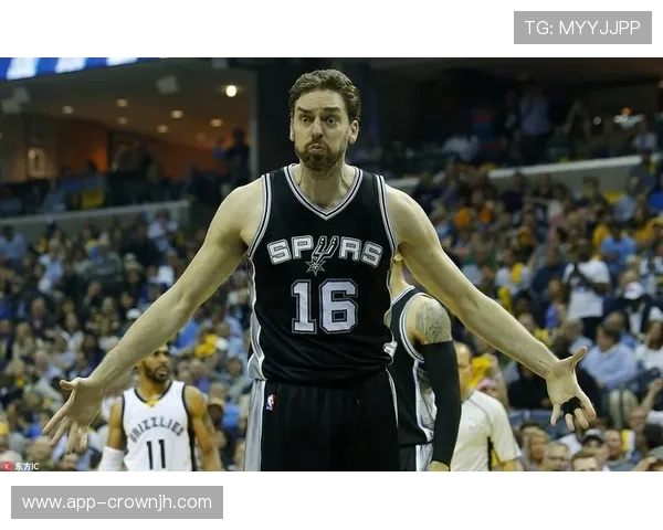 加索尔中距离投篮效率提升助马刺内线策应突破对比明显