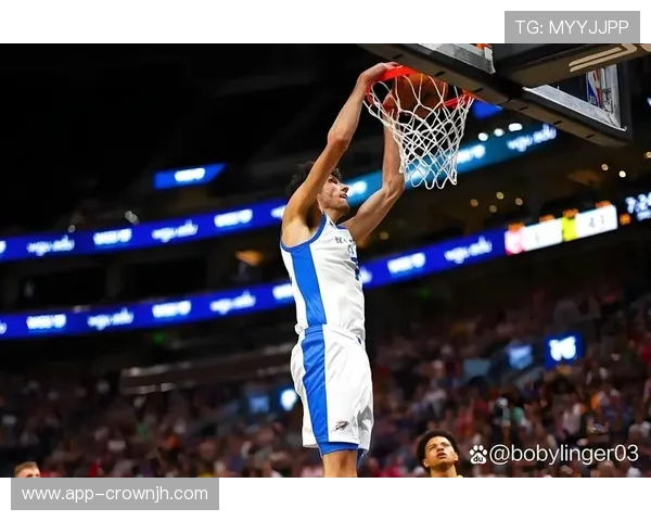 切特·霍姆格伦挡拆制造错位，提升内线得分效率显著